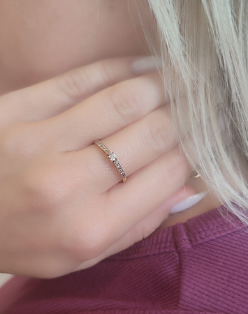 Pierścionek z brylantami 0,11 ct