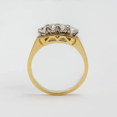 Pierścionek z brylantami 0,64 ct