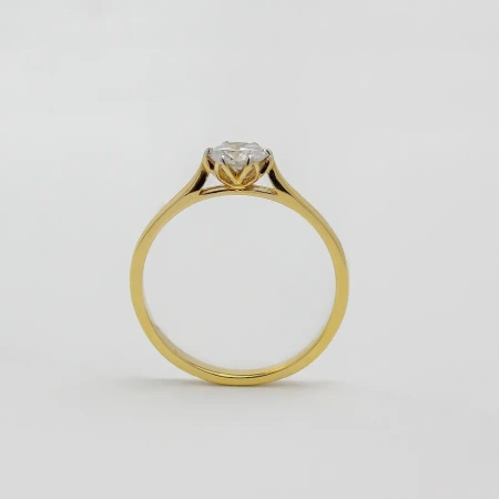 Pierścionek z brylantem 0,50 ct