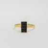 Pierścionek z czarnymi cyrkoniami