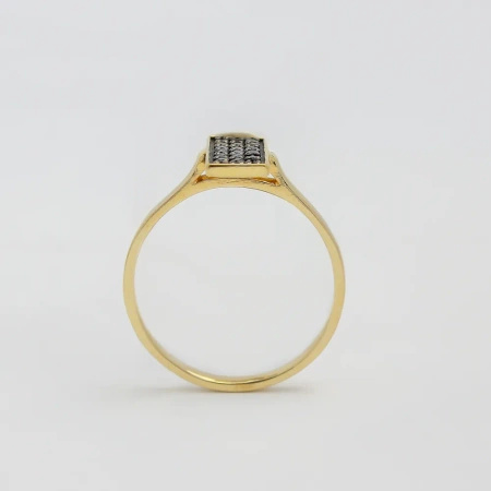 Pierścionek z czarnymi cyrkoniami