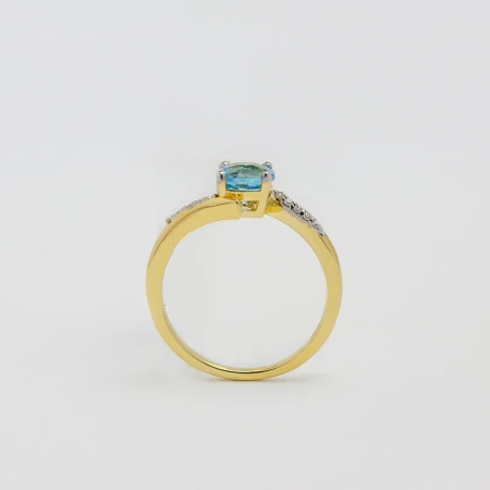Pierścionek z topazem i brylantami
