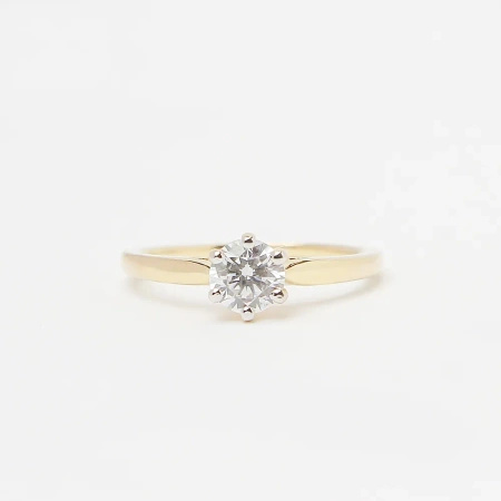 Pierścionek z brylantem 0,50 ct