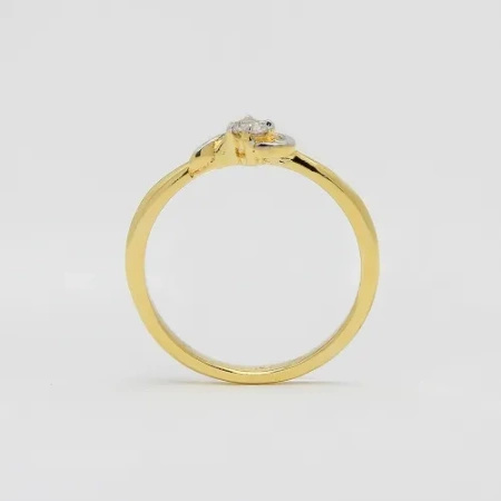 Pierścionek z brylantem 0,08 ct