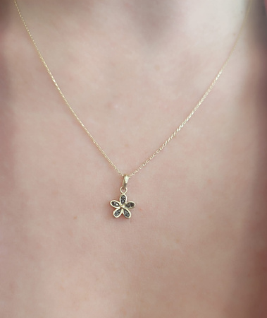 Zawieszka z czarnymi brylantami