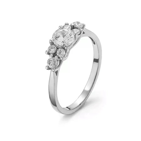 Pierścionek z cyrkoniami