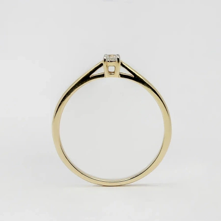 Pierścionek z brylantem 0,06 ct