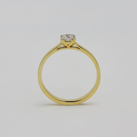 Pierścionek z brylantem 0,30 ct