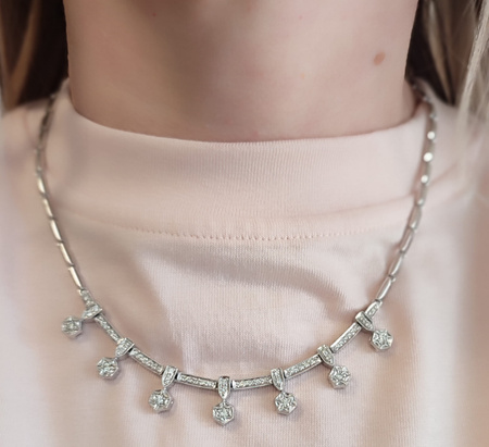 Kolia złota z brylantami