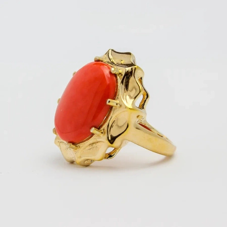 Pierścionek z koralem