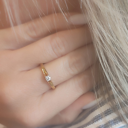 Pierścionek z brylantami 0,16 ct