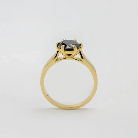 Pierścionek z czarnym brylantem 2,27 ct
