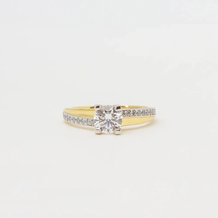 Pierścionek z brylantami 0,66 ct