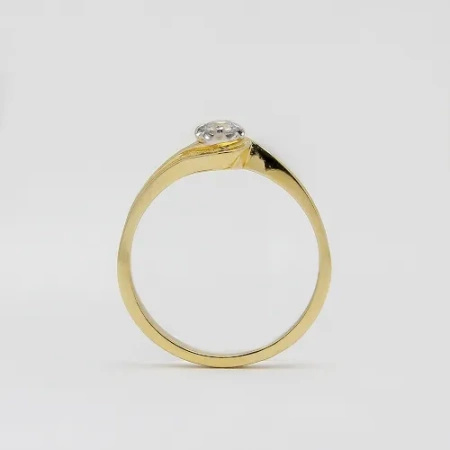 Pierścionek z brylantem 0,14 ct