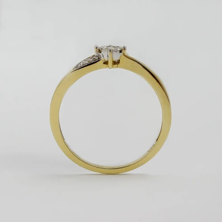 Pierścionek z brylantami 0,07 ct