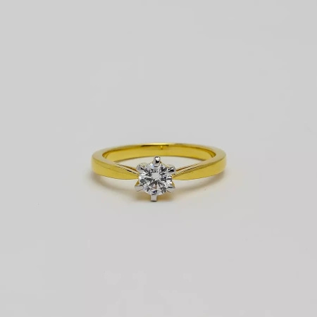 Pierścionek z brylantem 0,41 ct