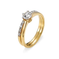 Pierścionek z białymi szafirami