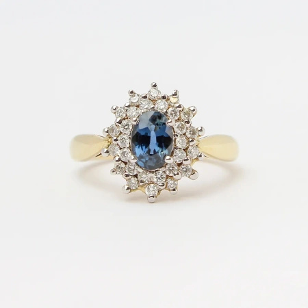 Pierścionek z szafirem i brylantami