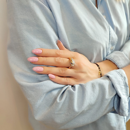 Pierścionek z cyrkoniami