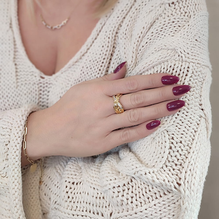 Pierścionek z cyrkoniami