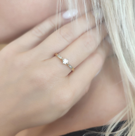Pierścionek z brylantami 0,29 ct