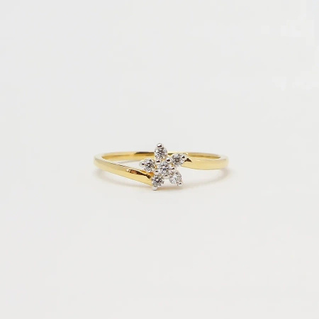 Pierścionek z brylantami 0,14 ct