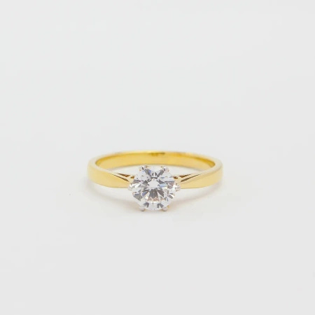 Pierścionek z brylantem 0,85 ct