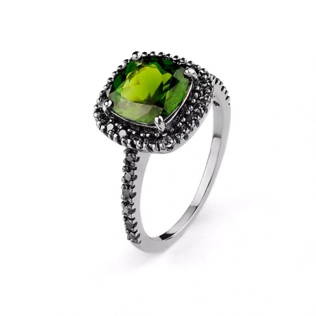 Pierścionek z turmalinem i czarnymi brylantami