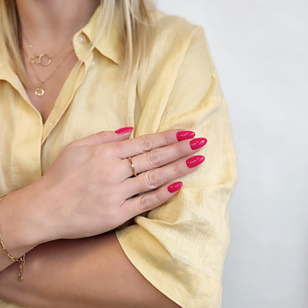 Pierścionek z brylantem 0,06 ct