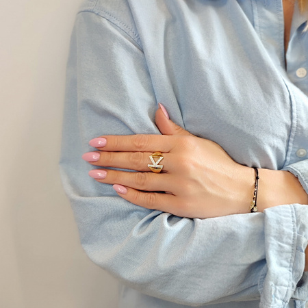 Pierścionek z cyrkoniami