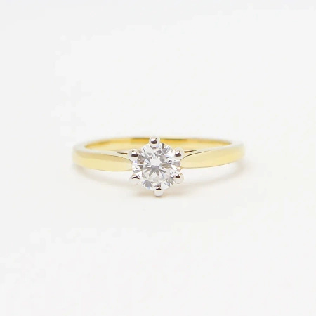 Pierścionek z brylantem 0,50 ct