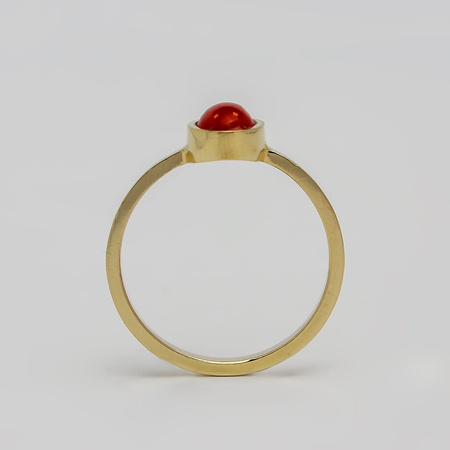 Pierścionek z koralem