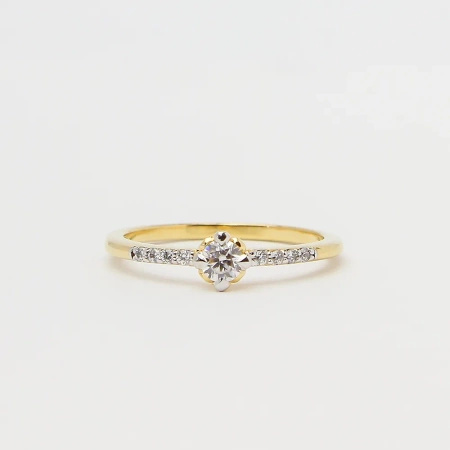 Pierścionek z brylantami 0,30 ct