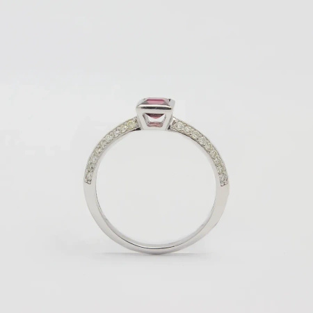 Pierścionek z rodolitem i brylantami