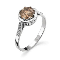 Pierścionek z koniakowym brylantem i brylantami