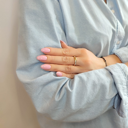 Pierścionek z cyrkoniami