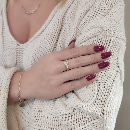 Pierścionek z cyrkoniami