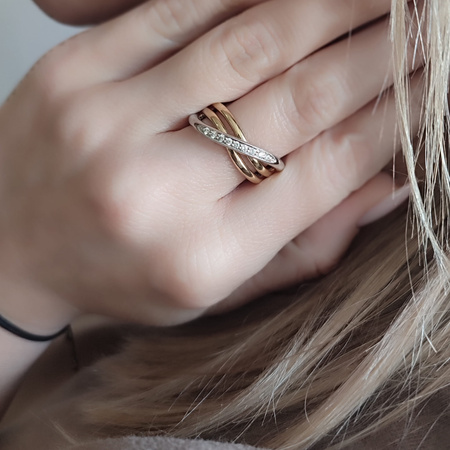 Pierścionek z brylantami 0,12 ct