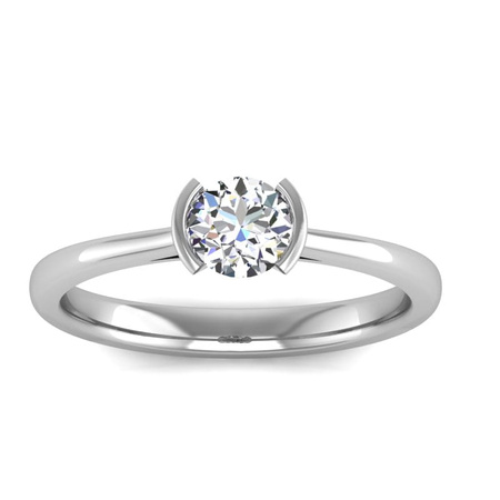 Pierścionek z brylantem