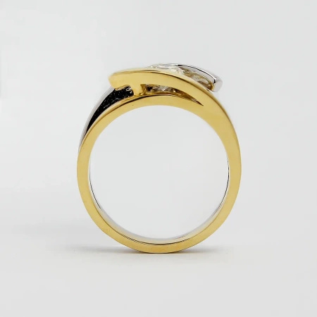 Pierścionek z brylantem 0,20 ct