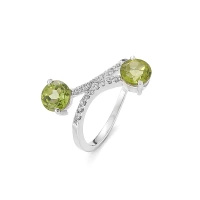 Pierścionek z oliwinem i brylantami