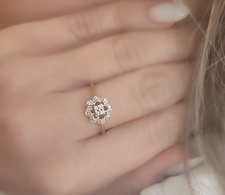 Pierścionek z brylantami 0,09 ct