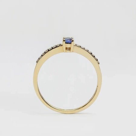 Pierścionek z szafirem i brylantami