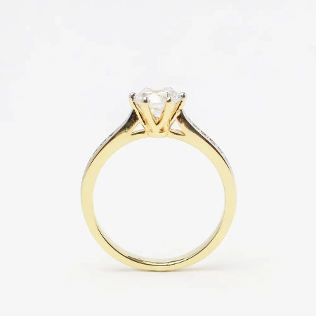 Pierścionek z brylantami 0,65 ct