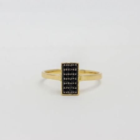 Pierścionek z czarnymi cyrkoniami