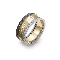 Pierścionek z białymi i czarnymi brylantami