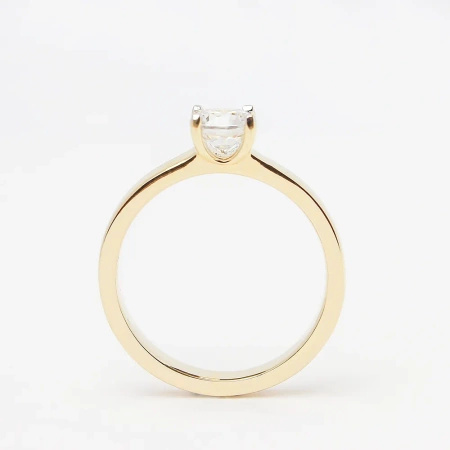 Pierścionek z brylantem 0,50 ct