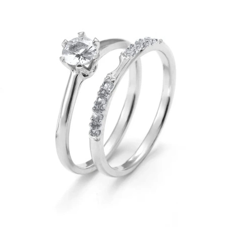 Pierścionek z białymi szafirami