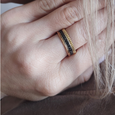 Pierścionek z czarnymi brylantami 0,38 ct