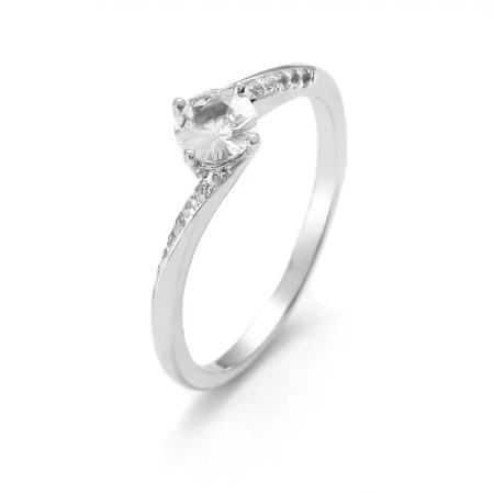 Pierścionek z białymi szafirami